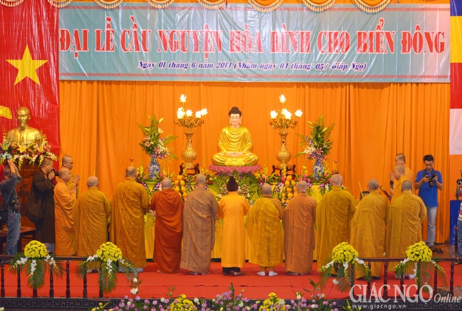 ពុទ្ធសាសនិកទីក្រុងហូជីមិញបួងសួងសូមអោយសមុទ្រខាងកើតមានសន្តិភាព